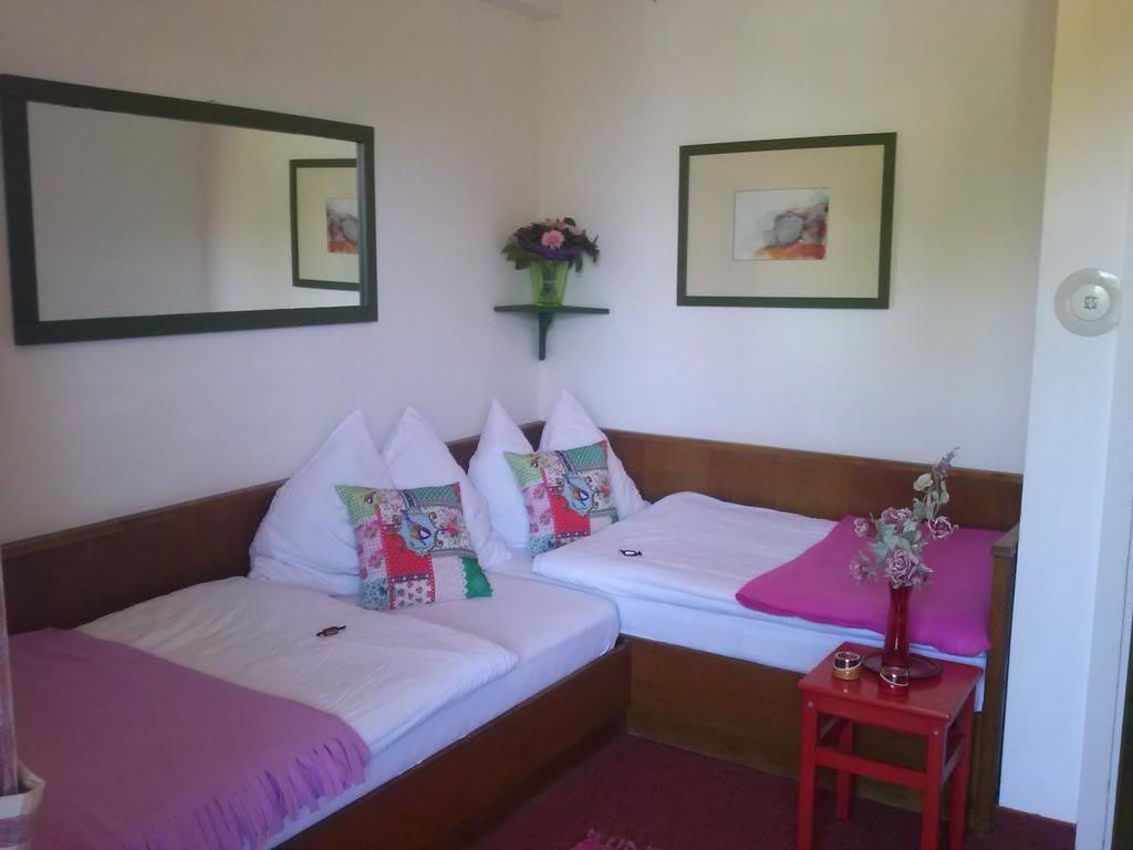 Pension Stissen Haus Am See Faak am See Room photo